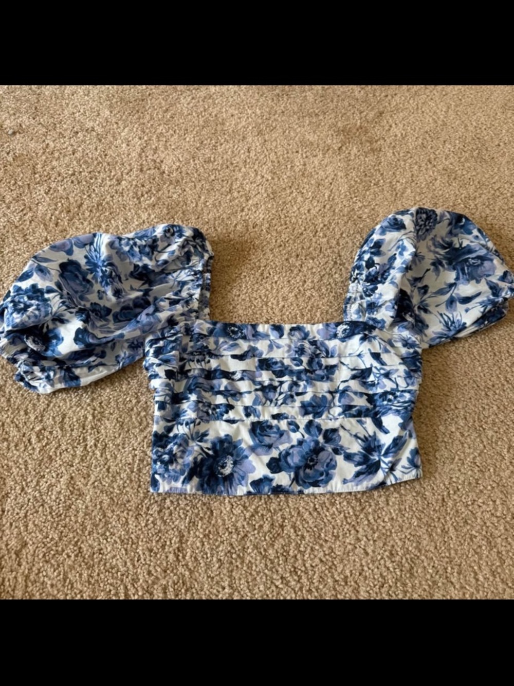 Abercrombie Emerson White and Blue Floral Puff Sleeve Top